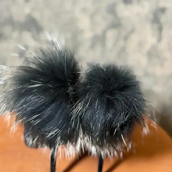 Black velvet heels size 10 - Picture 5 of 6